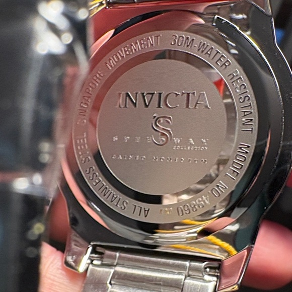 Invicta MLB Speedway NY edition. Watch with Gold and Silver Band 42mm - Picture 5 of 5
